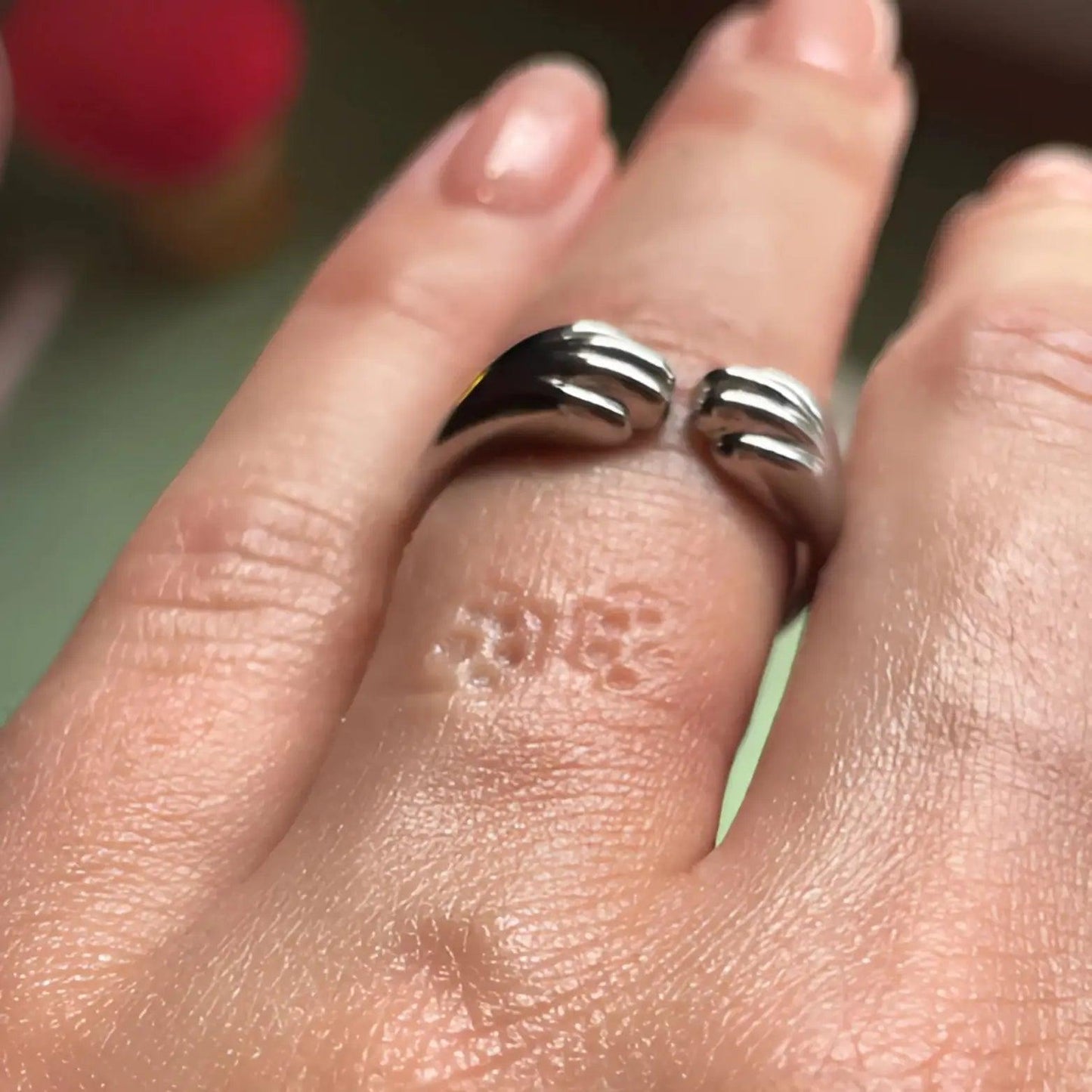 Paw print hug ring